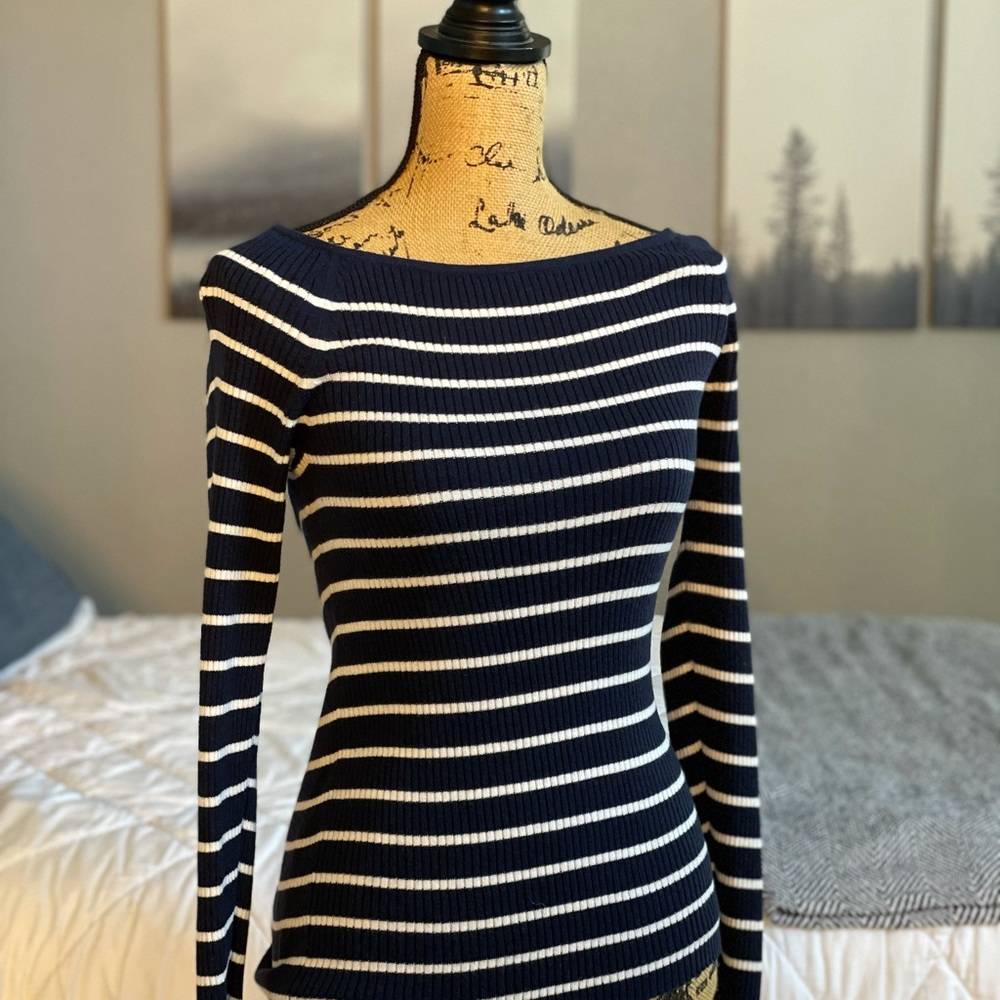 Boat neck long sleeve